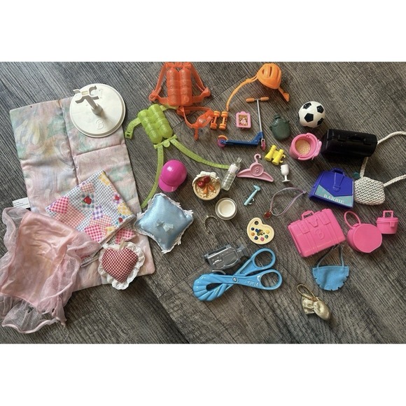 Vintage Large Lot 100+ Mattel Barbie Dolls Clothing Accessories 1960-1990 Mixed - Picture 6 of 8